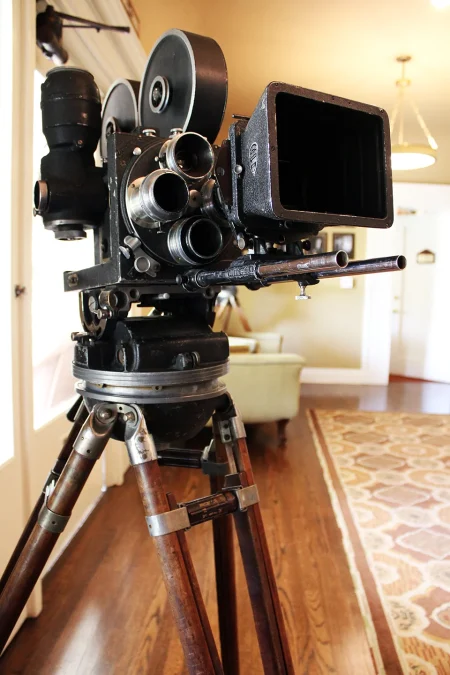 A classic 1920s motion picture camera. (Image source: Internet)